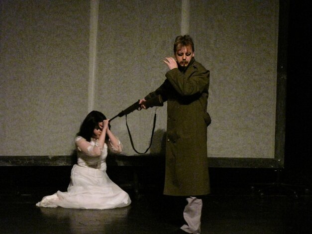Snehulienka s poľovníkom v lese (Divadlo "M" Púchov - Katarína Raniková a Martin Toman)